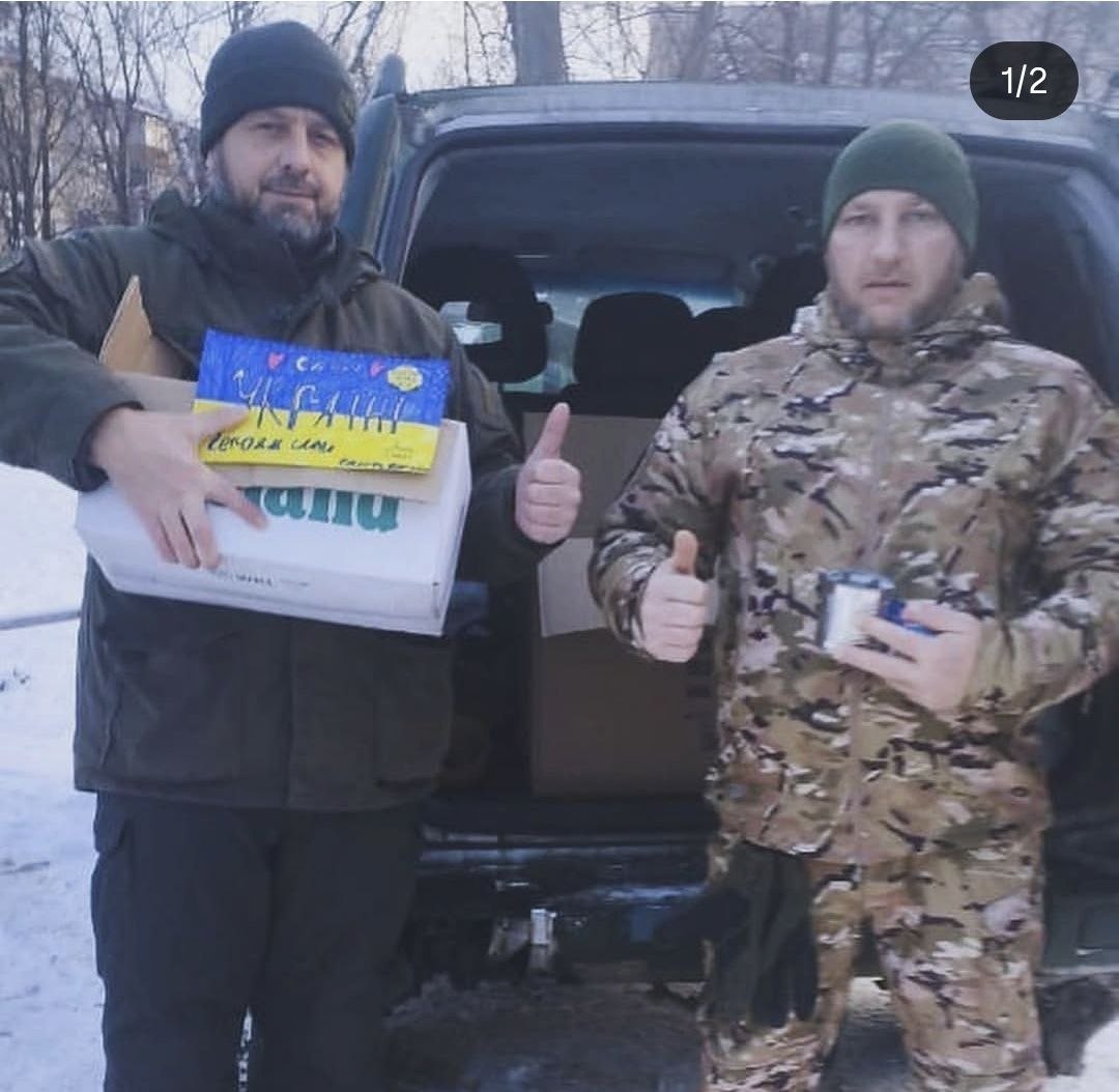 Übergabe von Hilfsgütern in der Ukraine