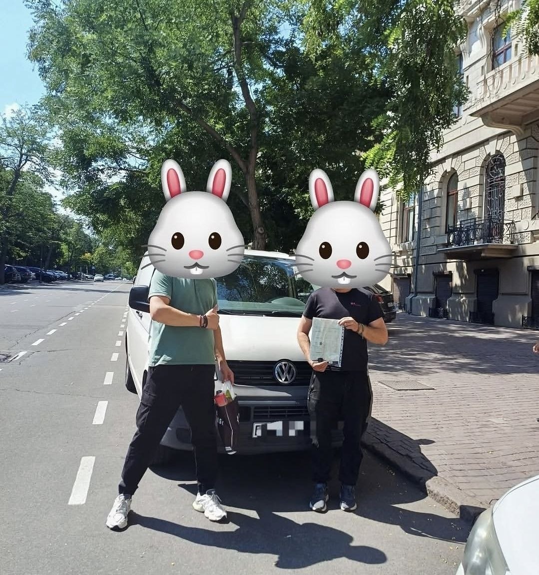 Fahrzeugübergabe in der Ukraine